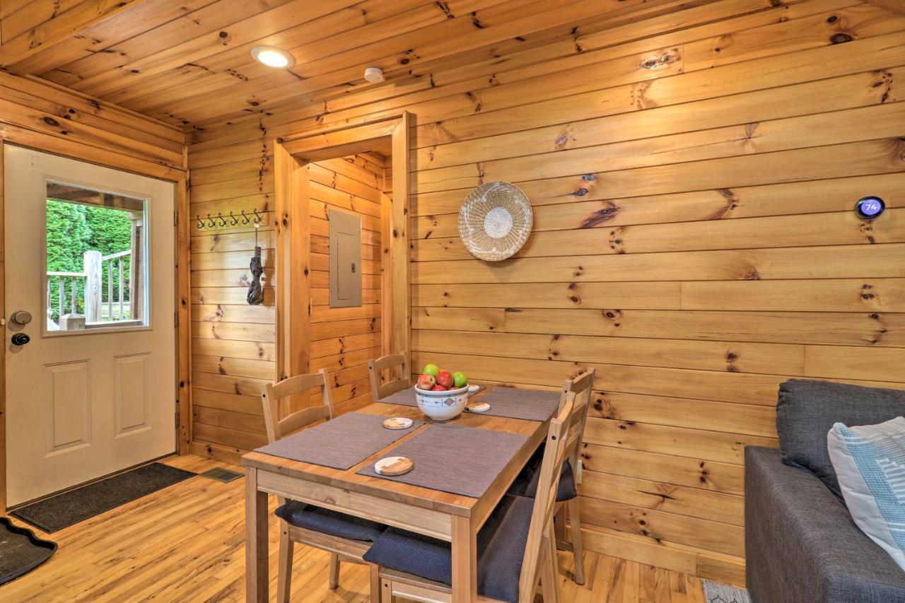 Cozy Boone Cabin With Deck Close To Downtown! 외부 사진