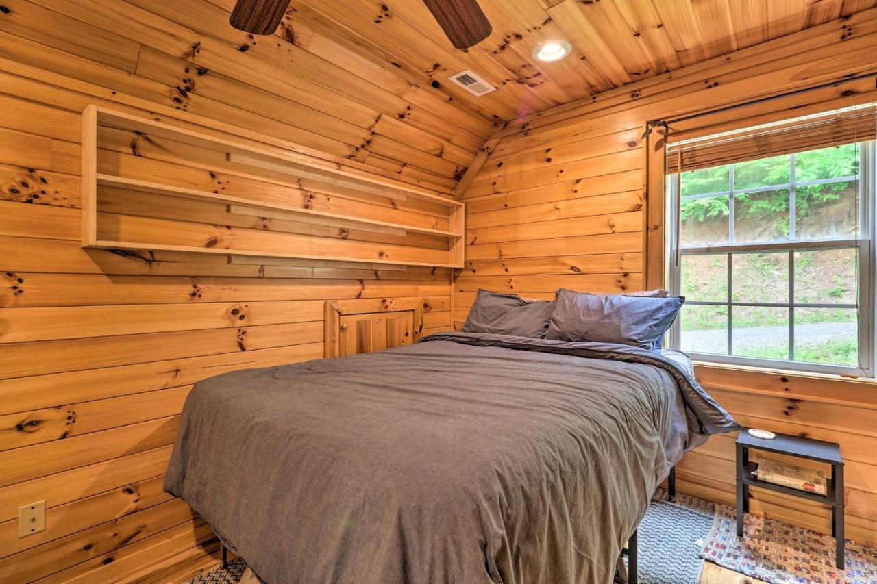 Cozy Boone Cabin With Deck Close To Downtown! 외부 사진