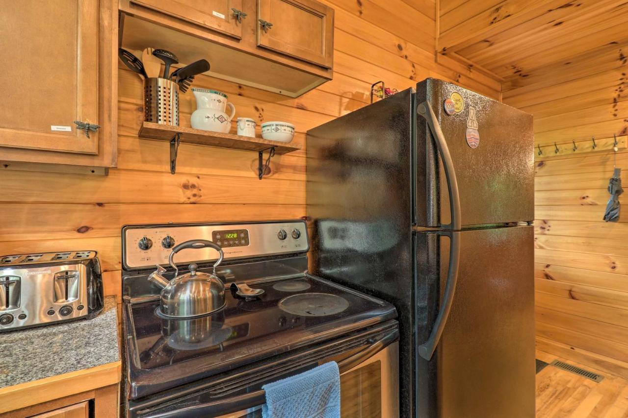 Cozy Boone Cabin With Deck Close To Downtown! 외부 사진