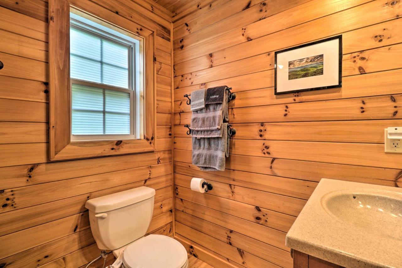Cozy Boone Cabin With Deck Close To Downtown! 외부 사진